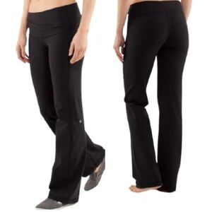 Lululemon Athletica low rise black yoga pants size 10